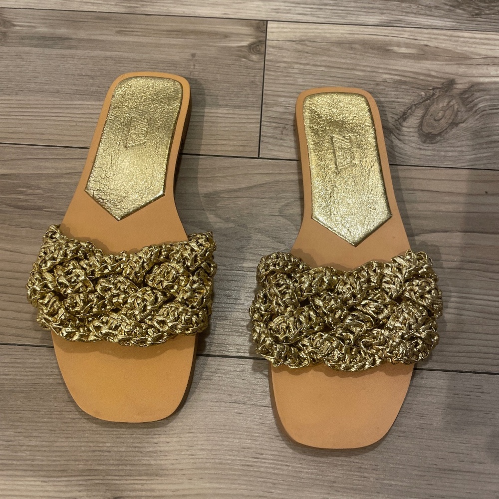 Zara slide